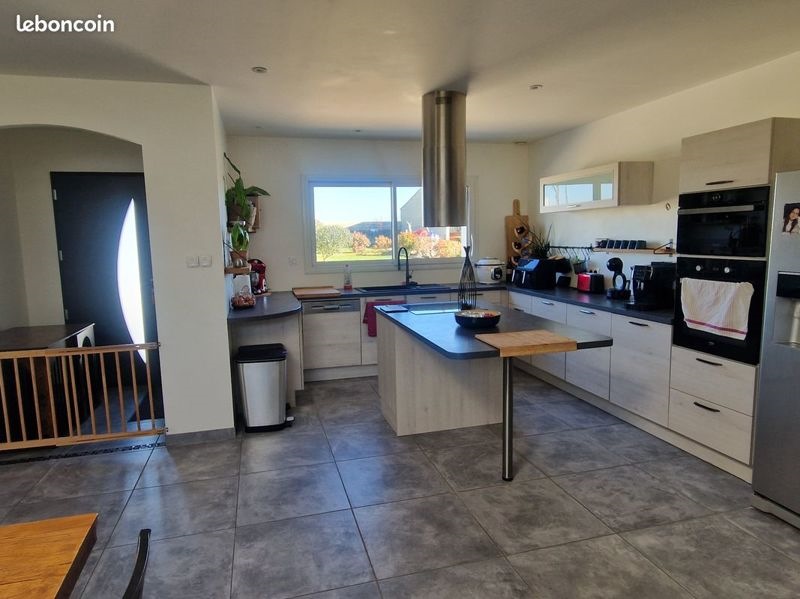 Vente Maison LA CROIX COMTESSE - 6 pièces -161 m² - (17330)