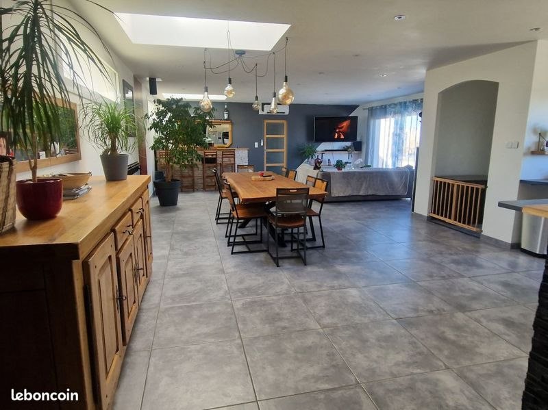 Vente Maison LA CROIX COMTESSE - 6 pièces -161 m² - (17330)