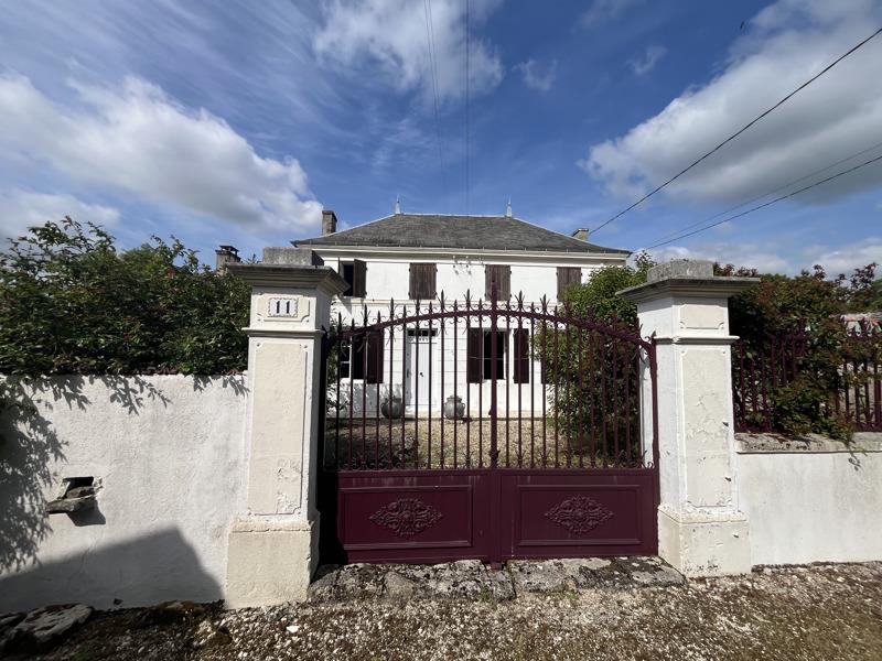 Vente Maison ASNIERES LA GIRAUD - 3 pièces -103 m² - (17400)