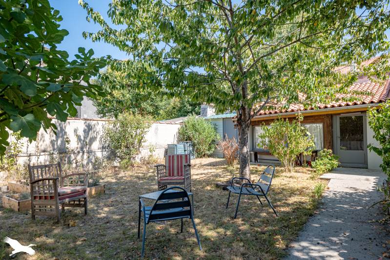 Vente Maison ST JEAN D ANGELY - 7 pièces -240 m² - (17400)