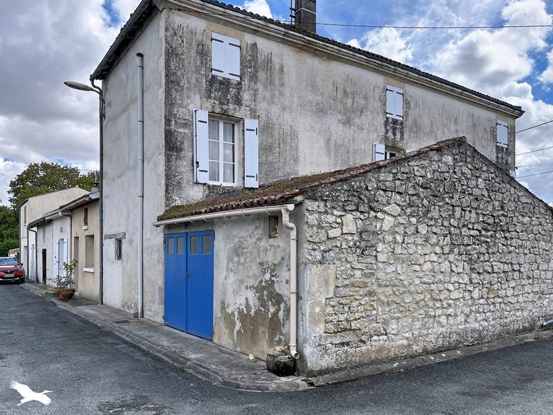 Vente Maison Saint-Jean-d'Angély 17400 3 pièces - 109 m²
