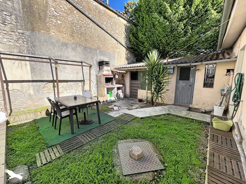 Vente Maison ST JEAN D ANGELY - 5 pièces -129 m² - (17400)