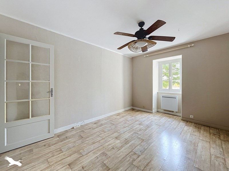 Vente Maison Saint-Jean-d'Angély - 5 pièces -136 m² - (17400)