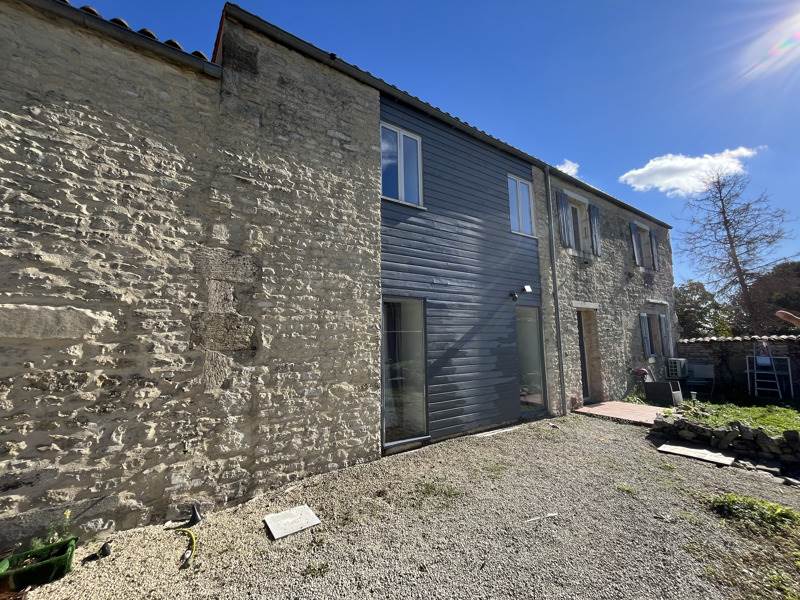 Vente Maison Villeneuve-la-Comtesse - 5 pièces -146 m² - (17330)