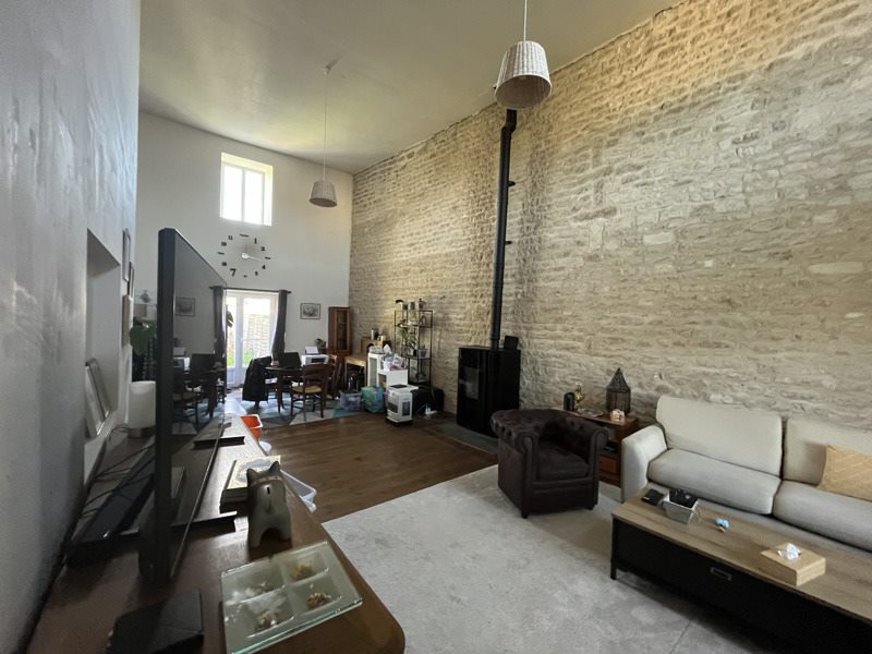 Vente Maison Villeneuve-la-Comtesse - 5 pièces -146 m² - (17330)