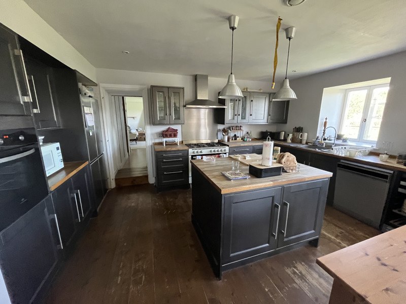 Vente Maison Villeneuve-la-Comtesse - 5 pièces -146 m² - (17330)