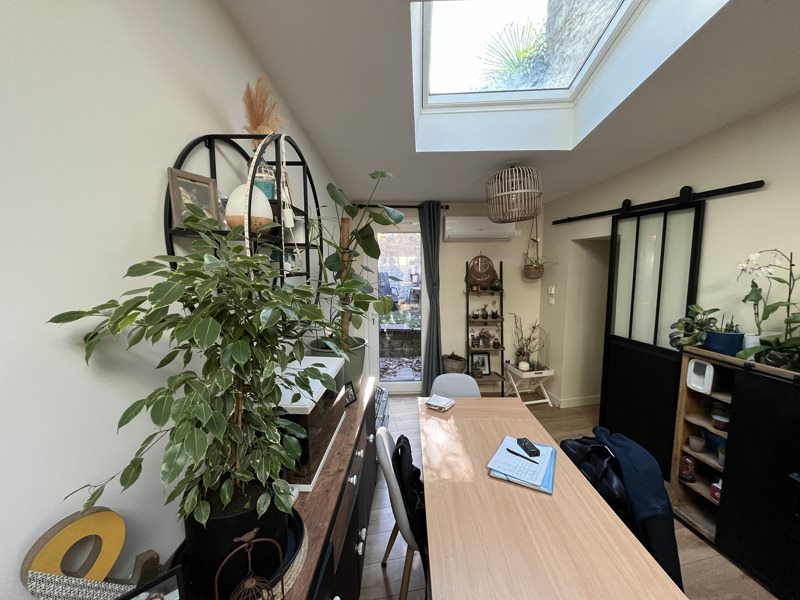 Vente Immeuble Saint-Jean-d'Angély - -  210 m² - (17400)