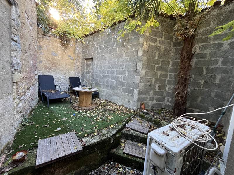 Vente Immeuble Saint-Jean-d'Angély - -  210 m² - (17400)