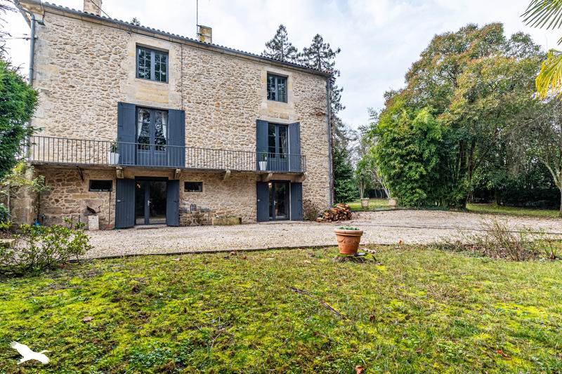 Vente Maison CERONS - 10 pièces -346 m² - (33720)