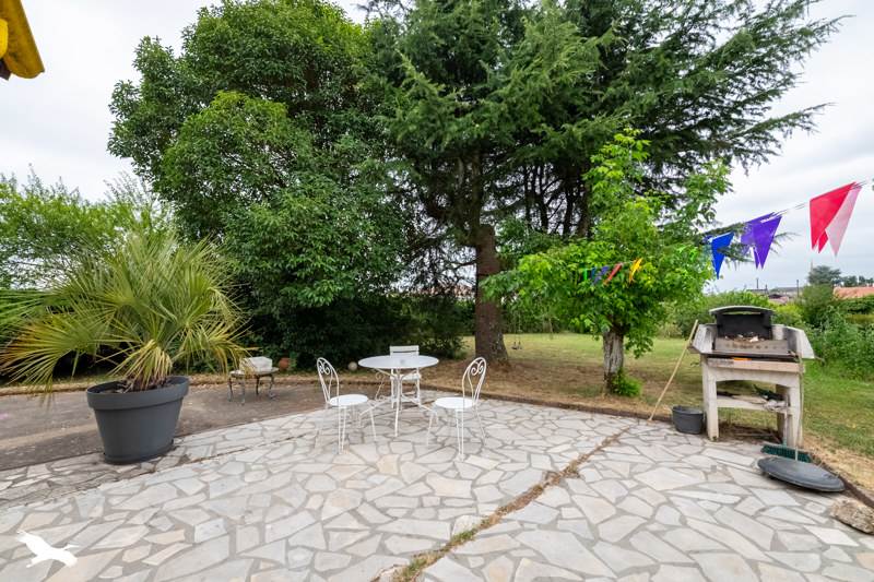 Vente Maison BEGUEY - 6 pièces -160 m² - (33410)