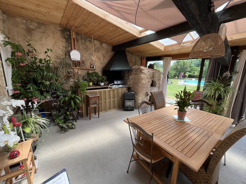Vente Maison MONPRIMBLANC - 6 pièces -258 m² - (33410)