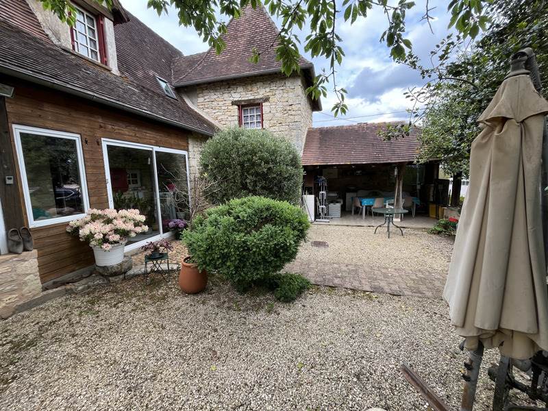Vente Maison COULAURES - 6 pièces -108 m² - (24420)