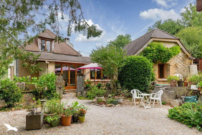 Maison en pierre à Saint-Germain-des-Prés