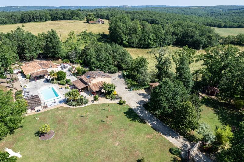 Vente Maison CHOURGNAC - 10 pièces -275 m² - (24640)