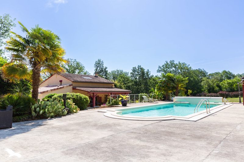 Vente Maison CHOURGNAC - 10 pièces -275 m² - (24640)