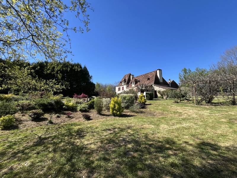 Maison en pierre à Dussac
