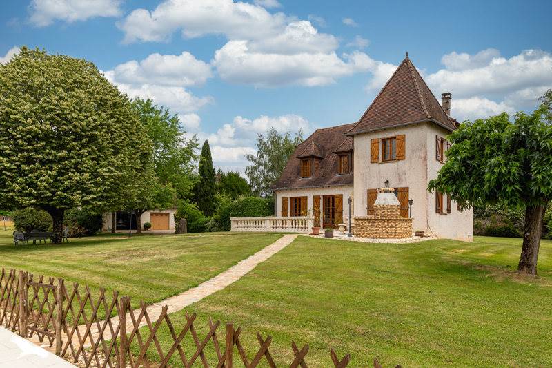 Vente Maison GENIS - 6 pièces -131 m² - (24160)