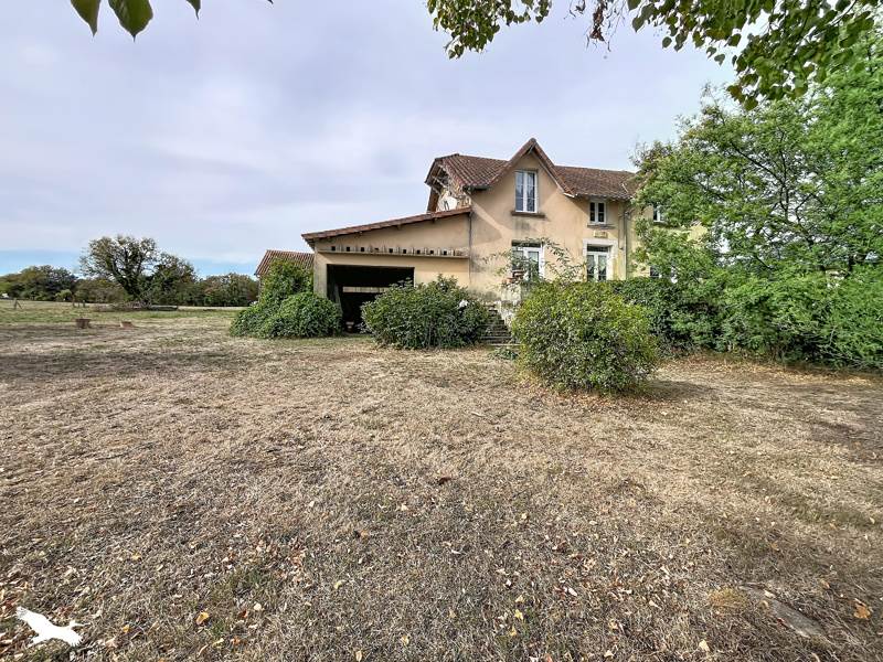 Vente Maison Génis - 7 pièces -160 m² - (24160)