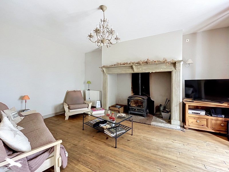 Vente Maison Génis - 7 pièces -160 m² - (24160)
