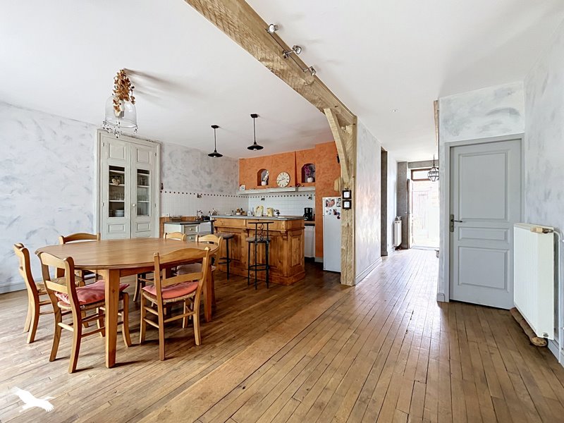 Vente Maison Génis - 7 pièces -160 m² - (24160)