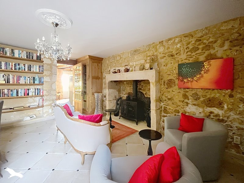 Vente Maison ST CYPRIEN - 7 pièces -225 m² - (24220)