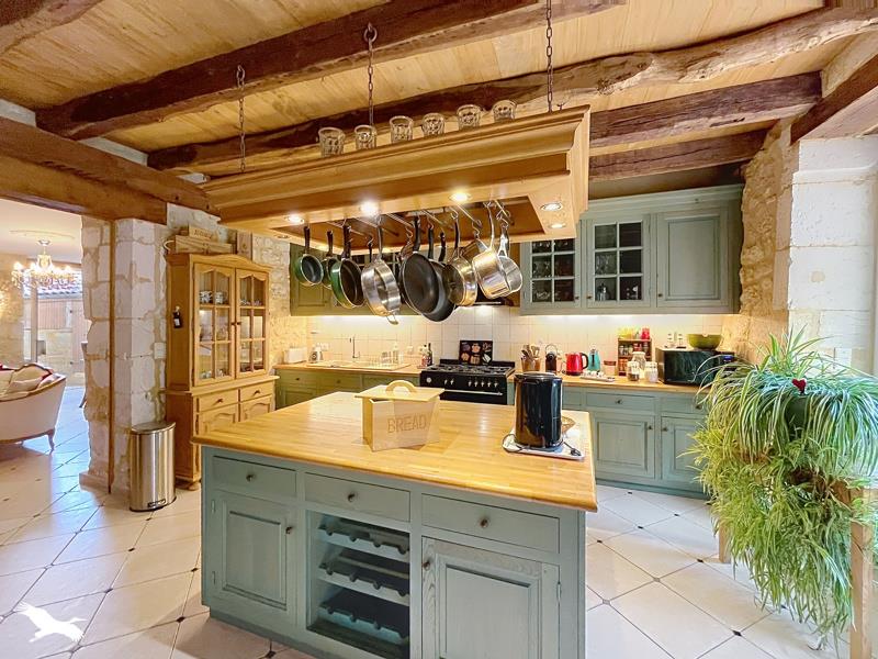 Vente Maison ST CYPRIEN - 7 pièces -225 m² - (24220)