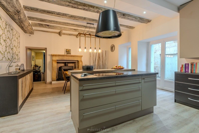 Vente Maison Le Bugue - 7 pièces -124 m² - (24260)
