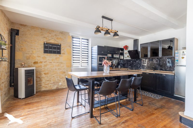 Vente Maison LALINDE - 7 pièces -214 m² - (24150)