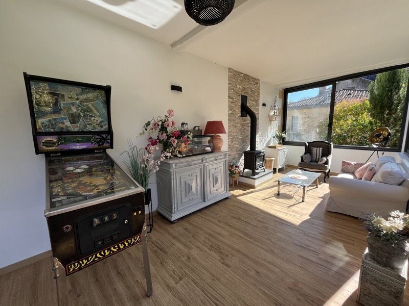 Vente Maison LALINDE - 7 pièces -214 m² - (24150)