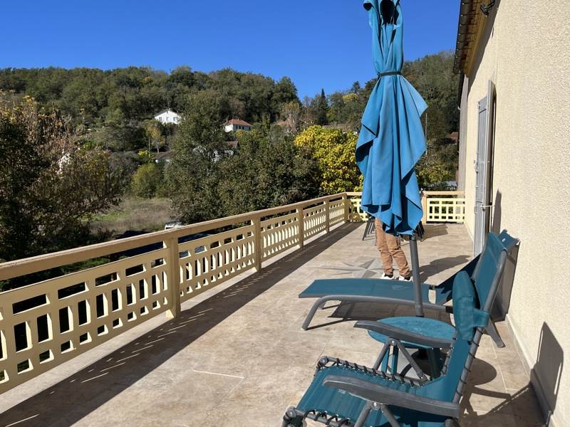 Vente Maison LALINDE - 7 pièces -214 m² - (24150)