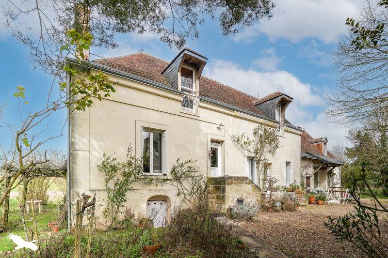 Vente Maison BERTHENAY - 7 pièces -250 m² - (37510)