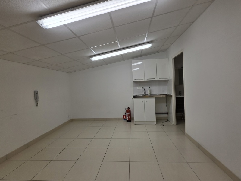 Vente Local commercial LA CHATRE - -  250 m² - (36400)