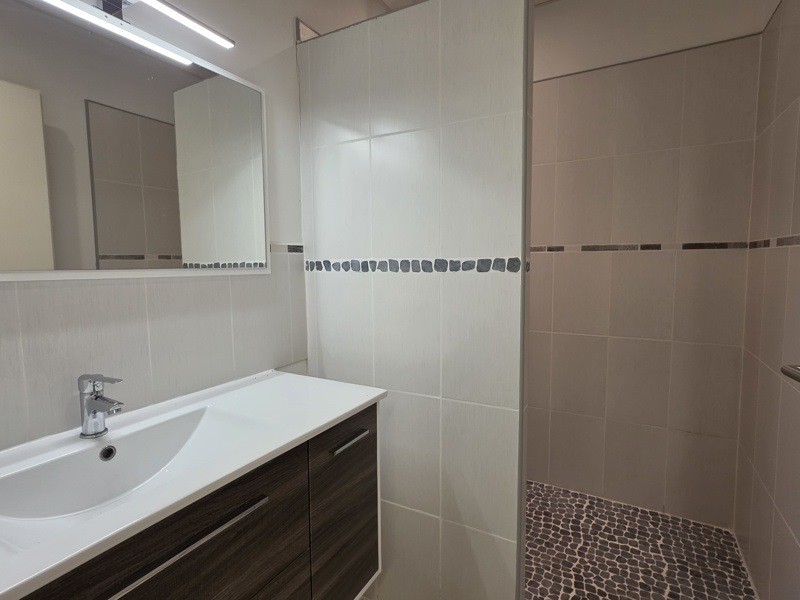 Vente Local commercial LA CHATRE - -  250 m² - (36400)