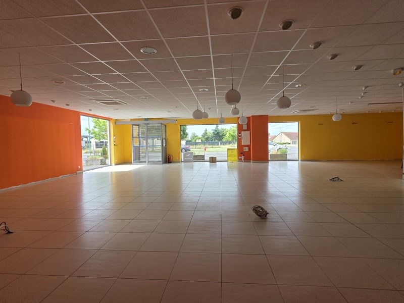 Vente Local commercial LA CHATRE - -  250 m² - (36400)