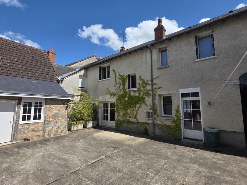 Vente Maison LA CHATRE - 6 pièces -175 m² - (36400)