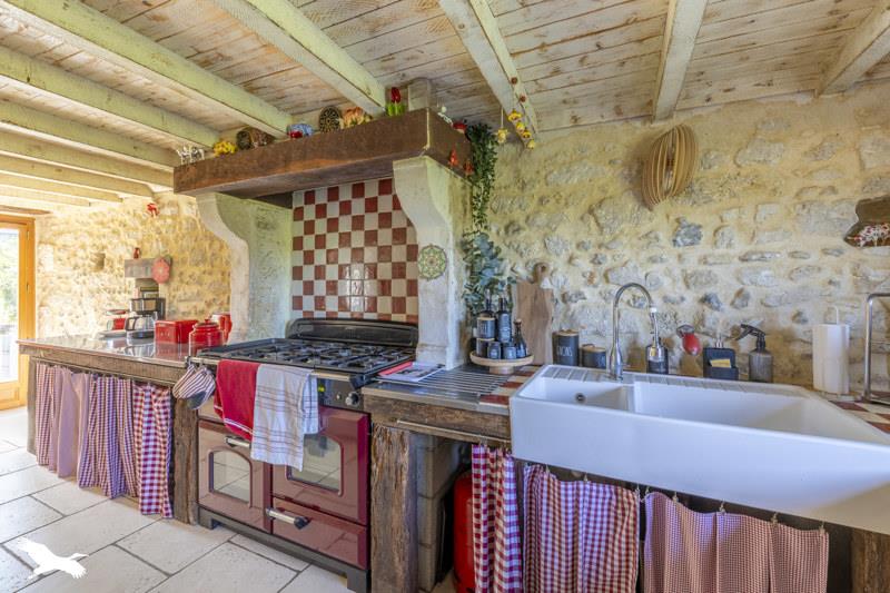 Vente Maison LA BERTHENOUX - 6 pièces -198 m² - (36400)