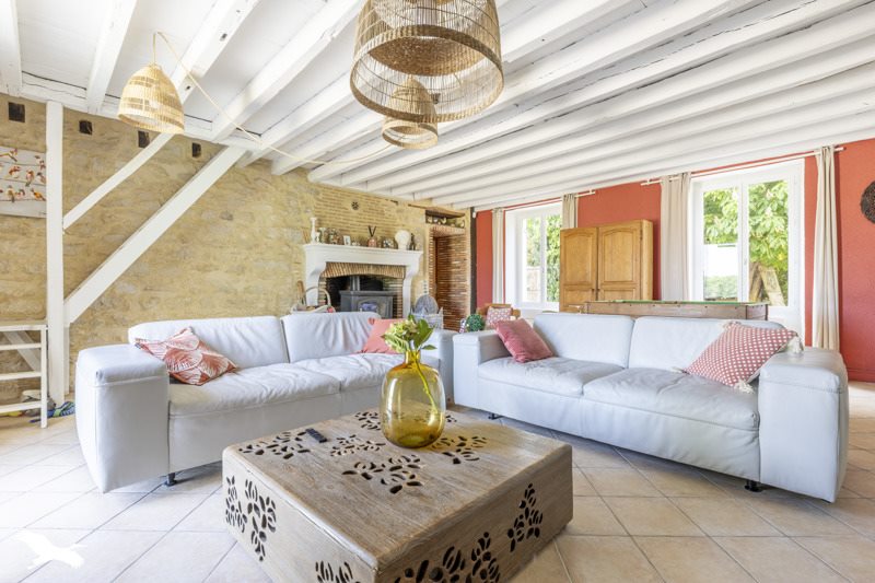 Vente Maison LA BERTHENOUX - 6 pièces -198 m² - (36400)