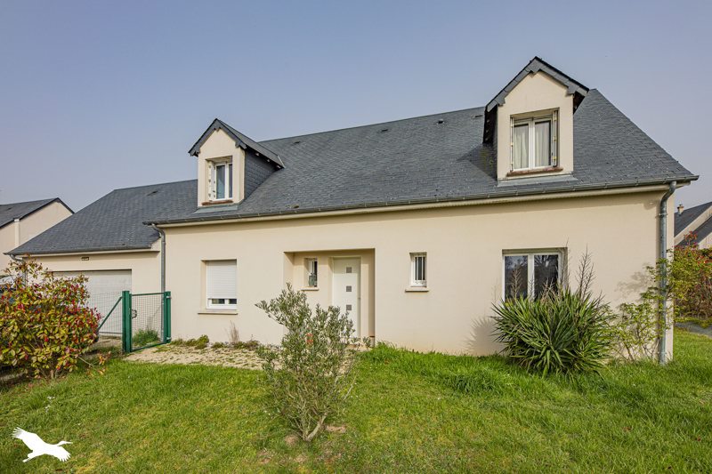 Vente Maison CHARGE - 7 pièces -208 m² - (37530)