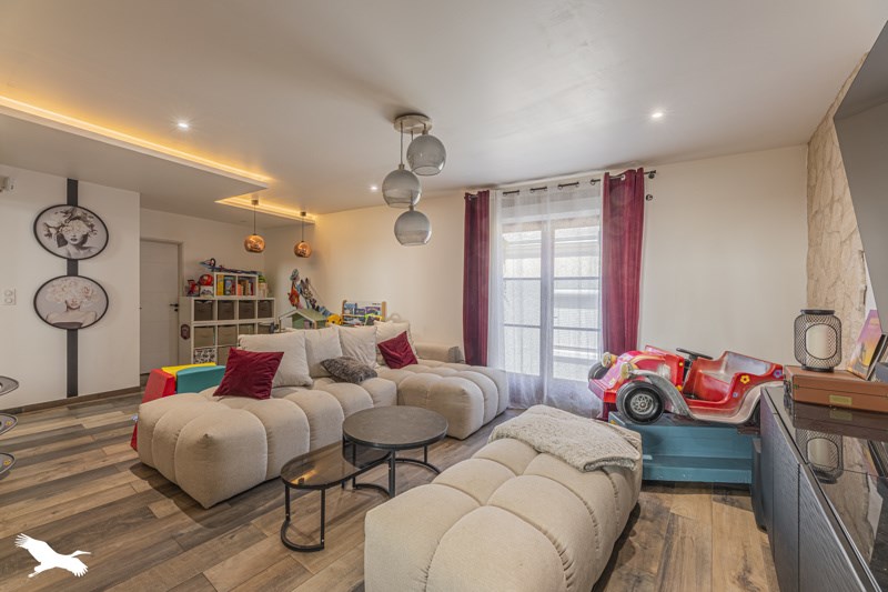 Vente Maison CHARGE - 6 pièces -200 m² - (37530)