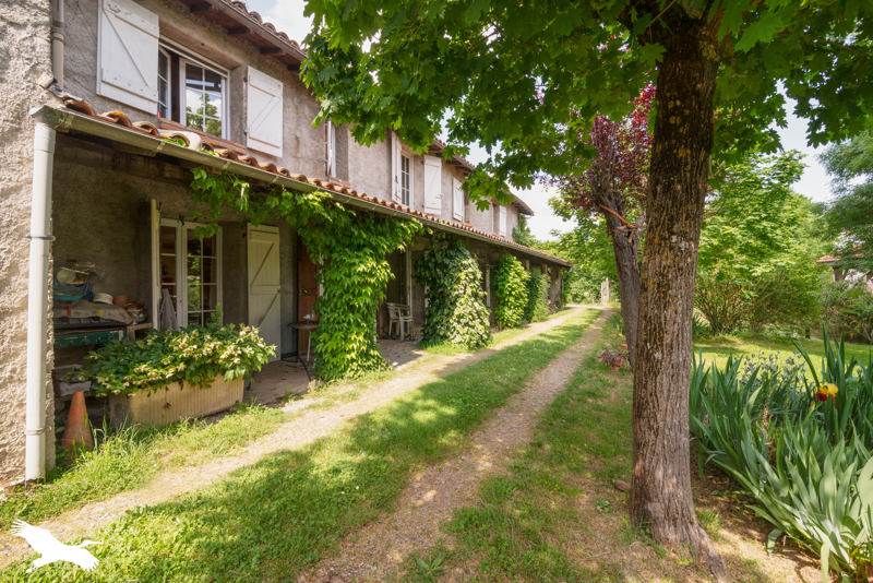 Vente Maison STE FOY DE PEYROLIERES - 10 pièces -327 m² - (31470)