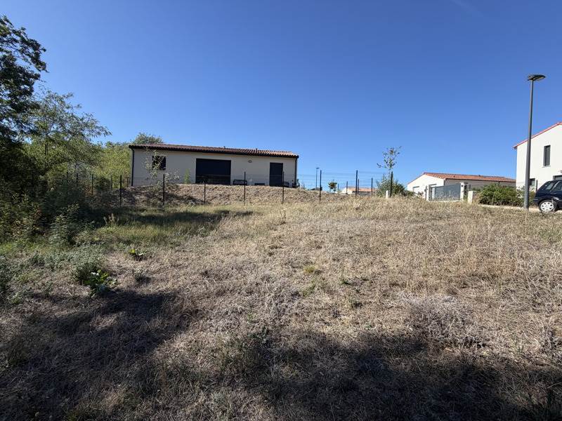 Terrain à vendre · à Saint-Lys · 95 000 €