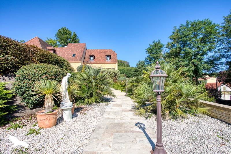 Vente Maison SARLAT LA CANEDA - 7 pièces -281 m² - (24200)