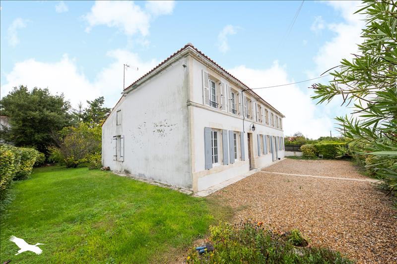 Maison 9 pièces 300 m²