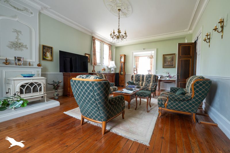 Vente Maison LA TREMBLADE - 11 pièces -335 m² - (17390)