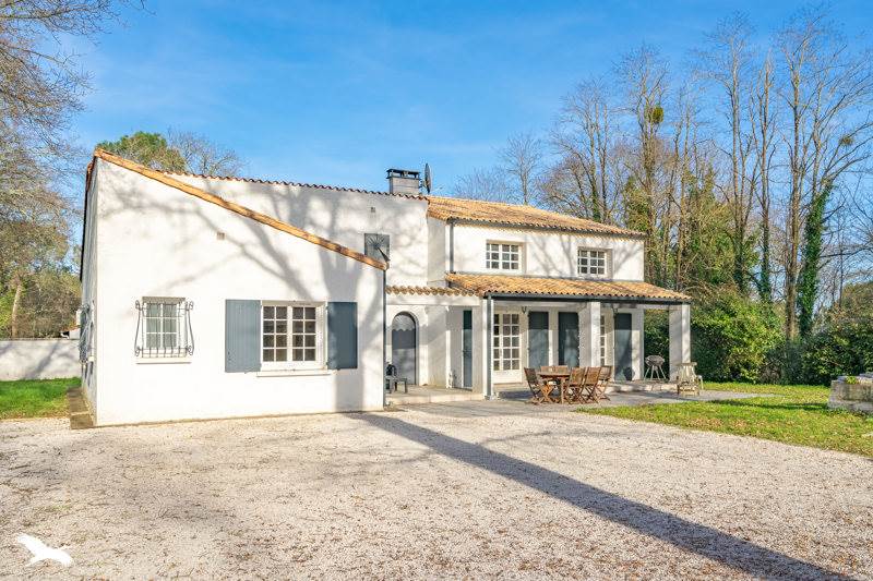 Vente Maison LES MATHES - 7 pièces -200 m² - (17570)