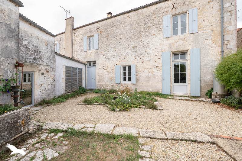 Vente Maison LA TREMBLADE - 7 pièces -187 m² - (17390)