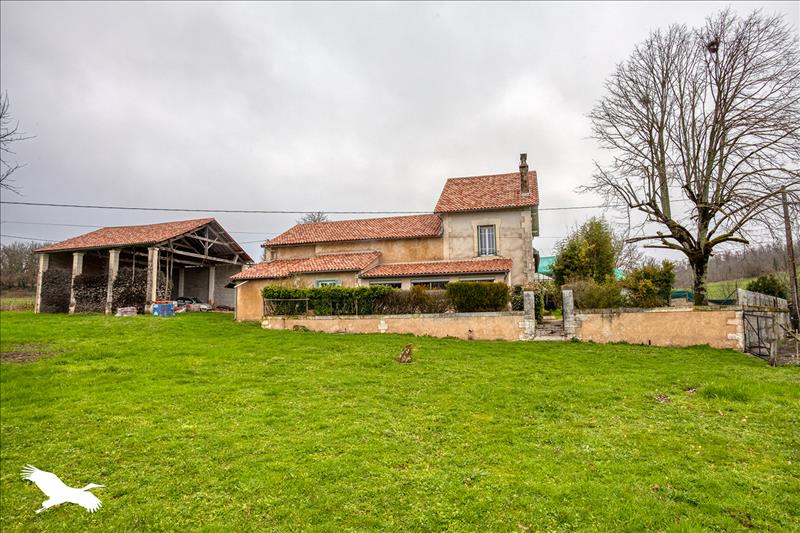 Vente Maison GRAND BRASSAC - 7 pièces -110 m² - (24350)