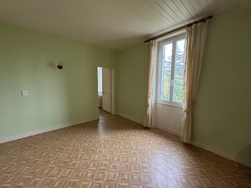 Vente Maison ST ASTIER - 6 pièces -145 m² - (24110)