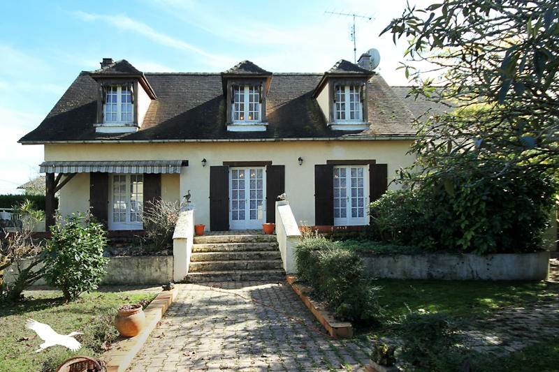 Vente Maison ST ASTIER - 8 pièces -181 m² - (24110)