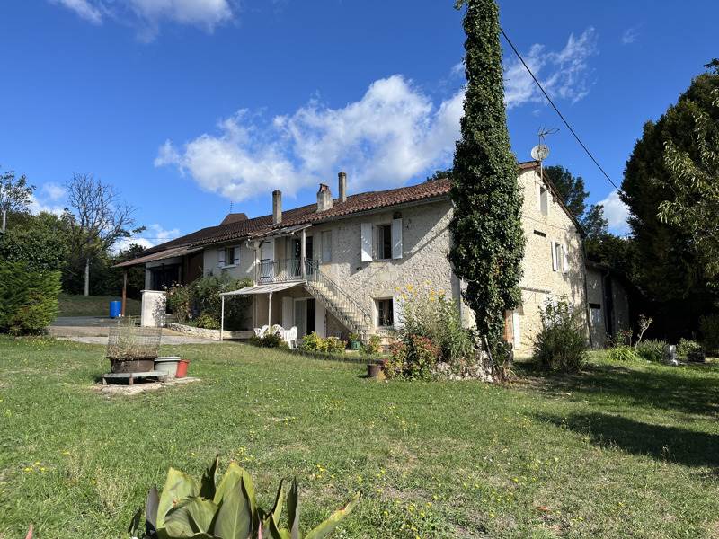 Vente Maison CHANTERAC - 7 pièces -155 m² - (24190)